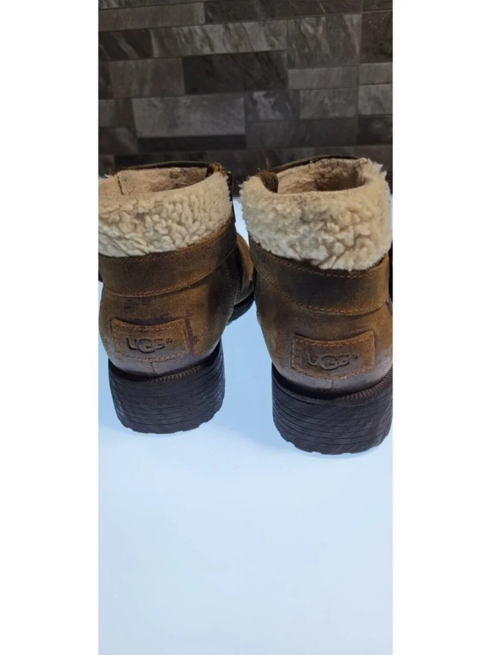 UGG Benson Waterproof Leather Sheepskin Lined Ankle Booties Women’s 8 Brown